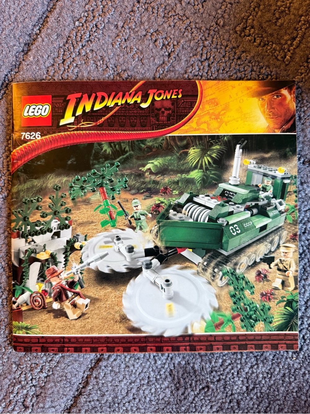 LEGO Indiana Jones Green and White Armored Tracked Vehicle Instructions 7626